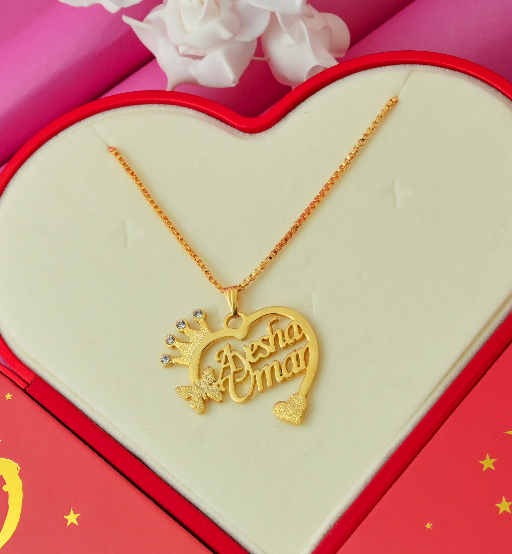 Hearts Queen Necklace