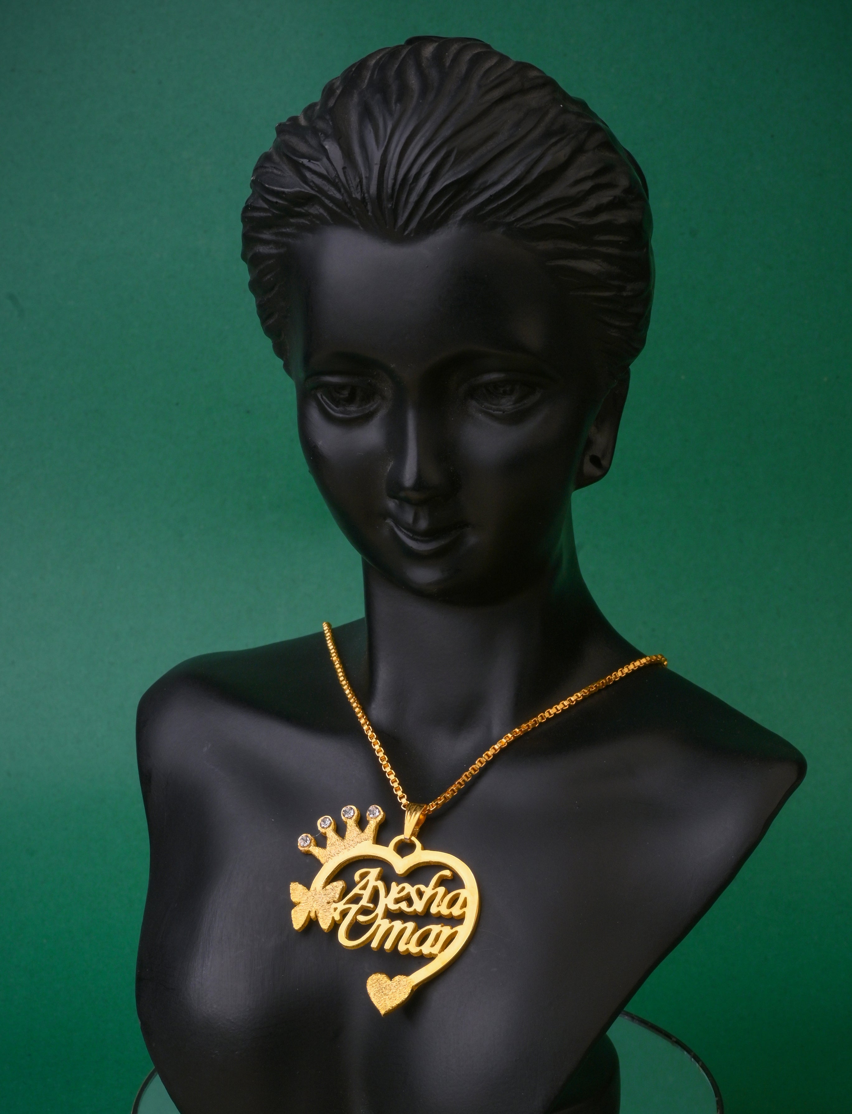 Hearts Queen Necklace